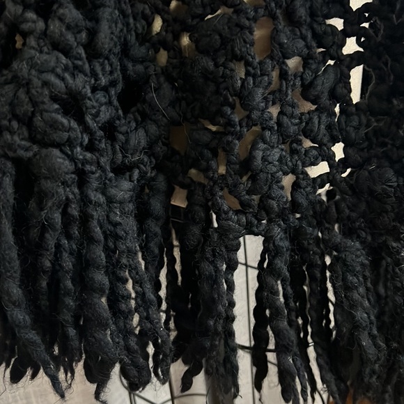 Elie Tahari Open Knit Cape - Picture 3 of 7